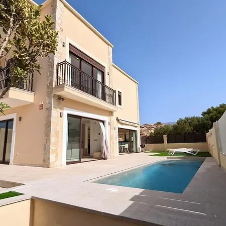2 Bedroom With Heated Pool * La Mareta