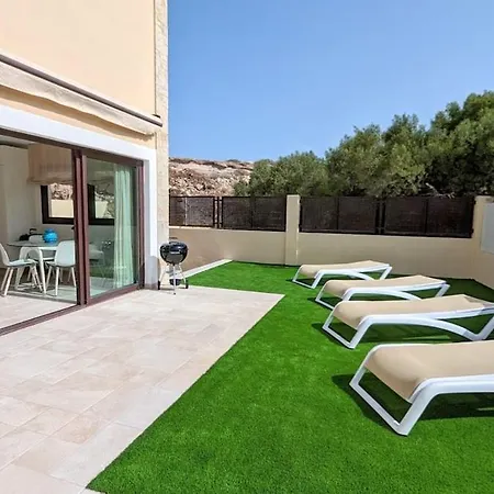 2 Bedroom With Heated Pool Ла-Марета