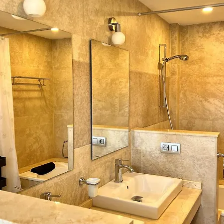 2 Bedroom With Heated Pool *