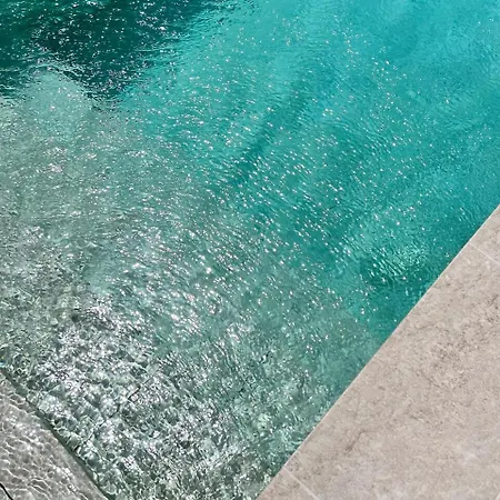 2 Bedroom With Heated Pool *